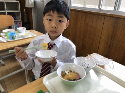 1年生　初めての給食